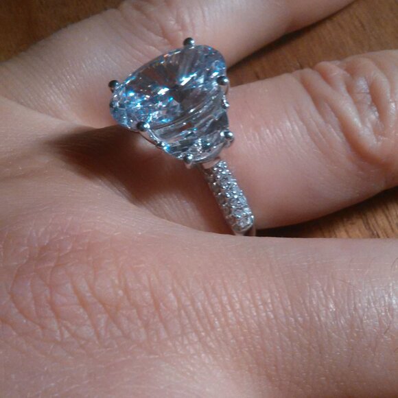 White Cubic Zirconia Sterling Silver Ring (Size 6.75) - Picture 13 of 16